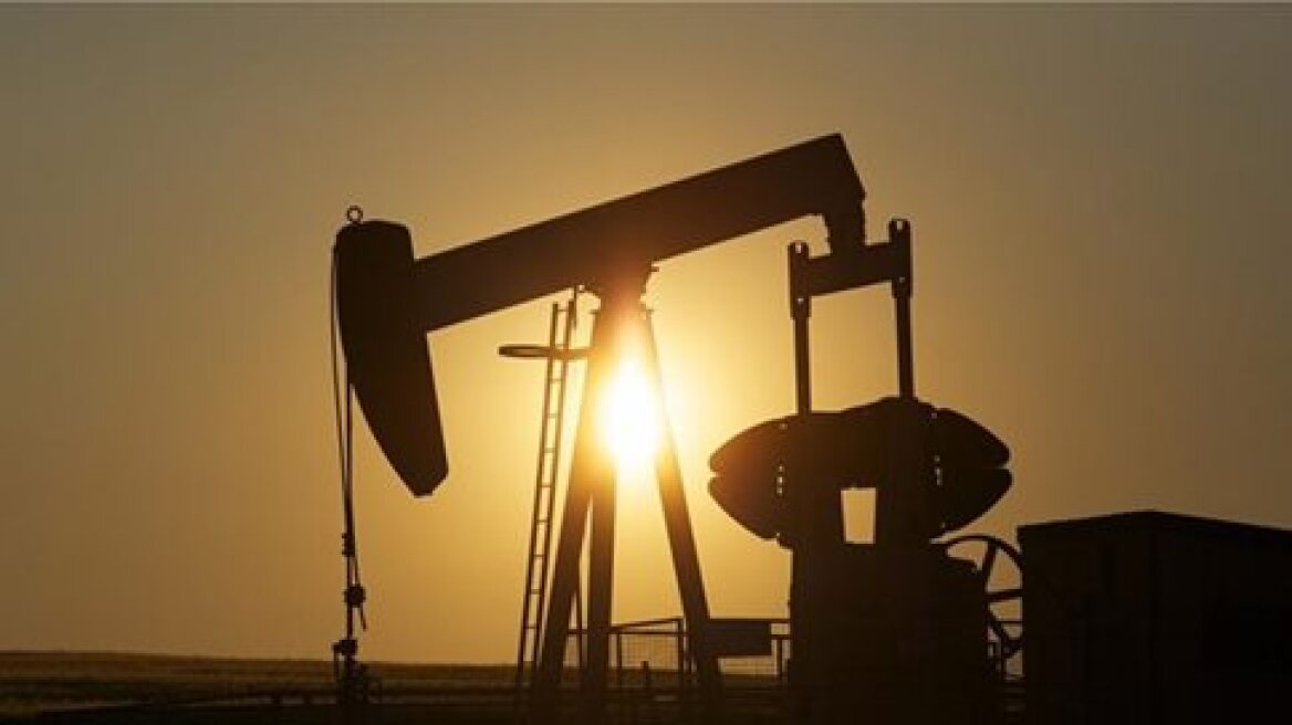 «Σκαρφάλωσε» στα 60,71 δολάρια το βαρέλι η τιμή του πετρελαίου μπρεντ